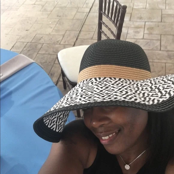 EUC Floppy Brim Hat - Picture 5 of 8